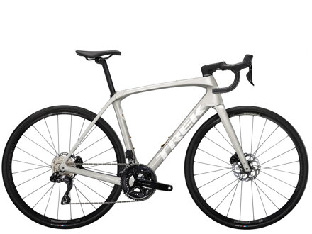 Trek Kolo Domane SL 6 Gen 4 2025 stříbrný
